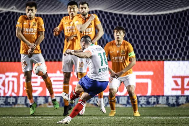 意甲-弗拉霍维奇梅开二度 尤文图斯3-0莱切