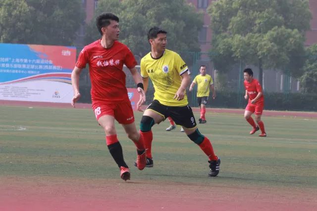 高诗岩29+9沙约克28分 山东险胜北京终结3连败